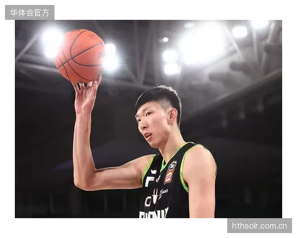 周琦尽管遭遇伤病困扰，仍以场均9.1个篮板成为北京队内线屏障。